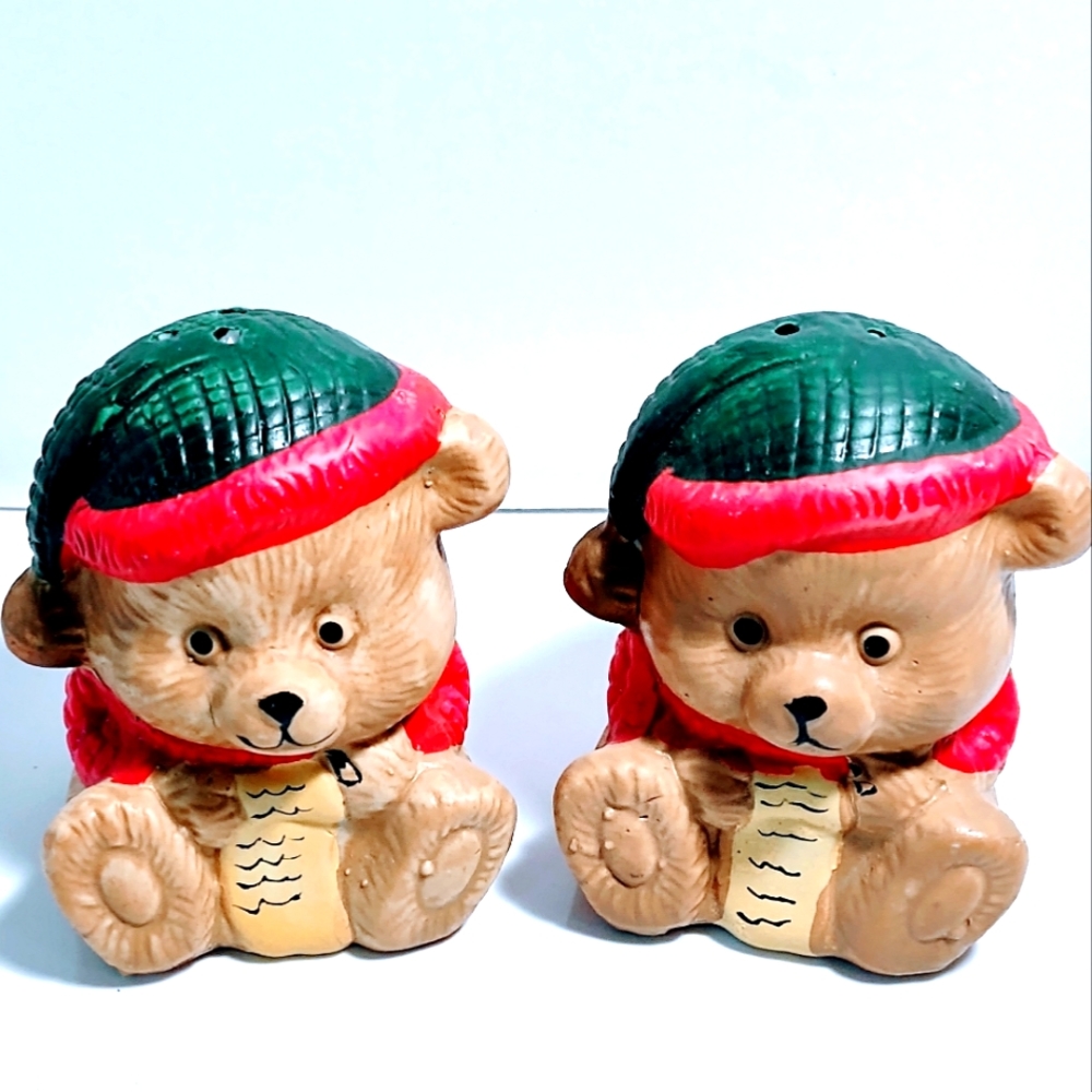 Vintage Christmas Salt and Pepper Shaker Bears 1997 Collectibles